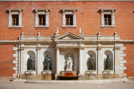 瓦伦西亚教皇广场大学校区喷泉
