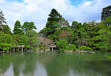 红色日式摄影照片_日式花园和池塘