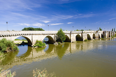 12 世纪的桥梁，西曼卡斯，巴利亚多利德省，卡斯蒂略