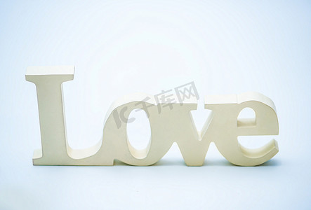 爱在情人节字体摄影照片_爱这个词