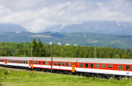 斯洛伐克高塔特拉山的火车