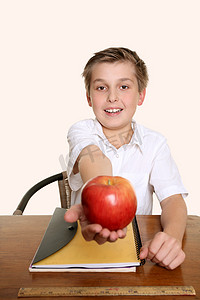 学生给老师摄影照片_一个苹果给我最喜欢的老师