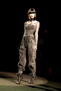 纽约时装周 Betsey Johnson 2011 秋季系列秀场模特