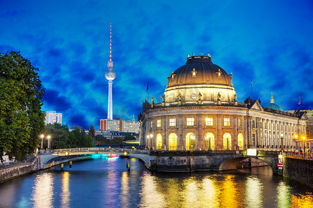 夜幕下的柏林城市景观