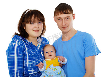 年轻家庭-妈妈、爸爸和白色的婴孩