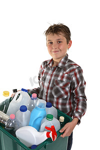 环保报纸摄影照片_儿童携带回收