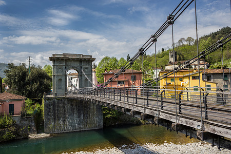佐迪亚摄影照片_托斯卡纳，巴尼迪卢卡的链桥
