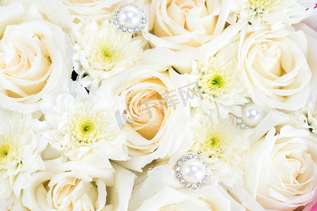 白玫瑰、珍珠和钻石