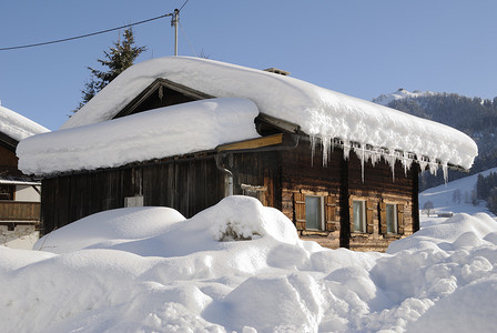 白雪覆盖的屋顶