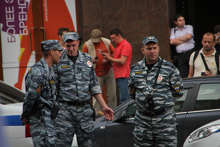 在反对派集会期间的俄罗斯警察