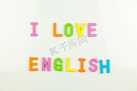 英语我摄影照片_白板上的字母磁铁