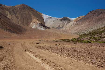 智利阿塔卡马的多彩山脉