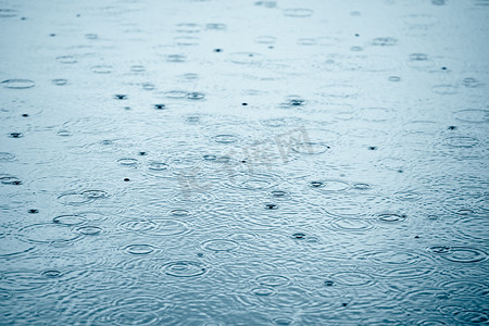 雨天气摄影照片_阴雨天气