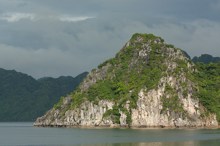 越南下龙湾的石灰岩