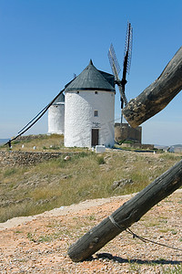 西班牙托莱多孔苏埃格拉市的风车