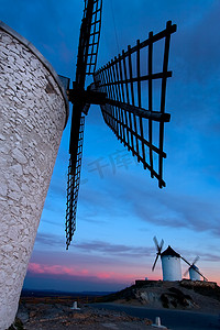 西班牙托莱多孔苏埃格拉的风车