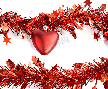 心形和红色流苏圣诞装饰品