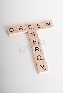 拼字摄影照片_绿色能源 Scrablle 字母概念