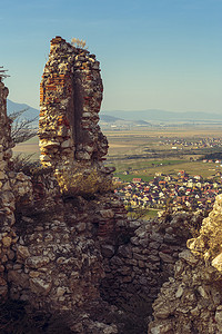 废弃城堡摄影照片_拉斯诺夫城堡遗址