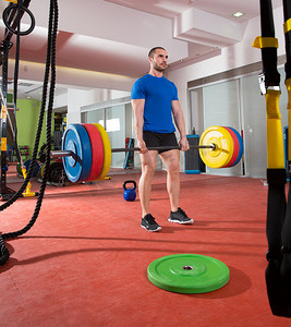 Crossfit 健身健身房举重酒吧男子锻炼