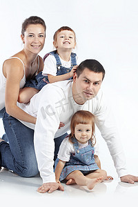 家庭预算表摄影照片_幸福的家庭