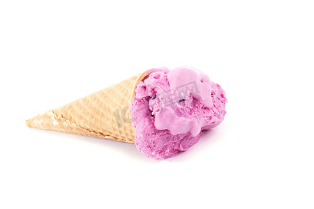 白色冰淇淋球摄影照片_草莓冰淇淋