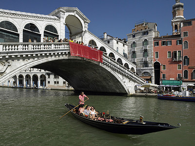 里亚托桥-威尼斯大运河-意大利
