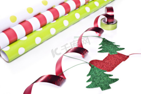 圣诞包装纸和丝带