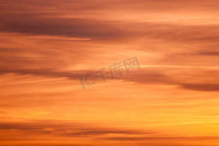 双十一主图大气摄影照片_橙色和黄色的颜色日落天空