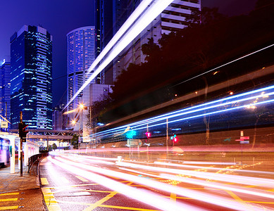 交通道路上的城市灯光轨迹