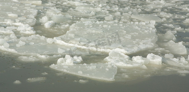 港口的冰