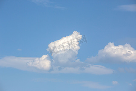 在蓝天、纹理或者背景的云彩