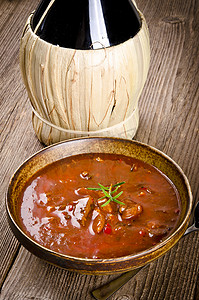 番茄牛肉汤摄影照片_炖牛肉汤