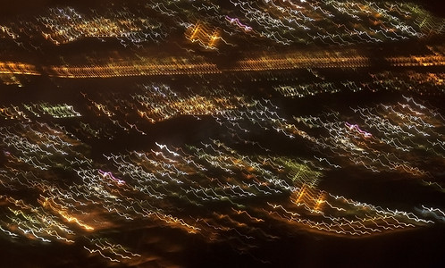 从飞机上看城市夜景