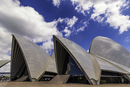 公积金图标摄影照片_悉尼歌剧院是一座多场馆表演艺术中心，被公认为 20 世纪最具特色的建筑之一