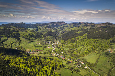 苏台德的 Lomnica 山谷