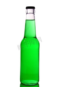 药瓶子摄影照片_白色背景中带绿色液体的瓶子