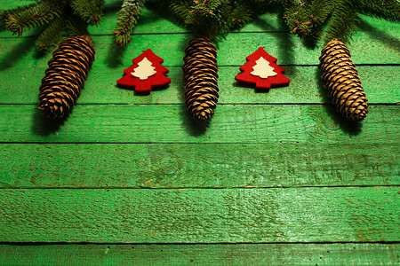绿板上的快乐圣诞边框