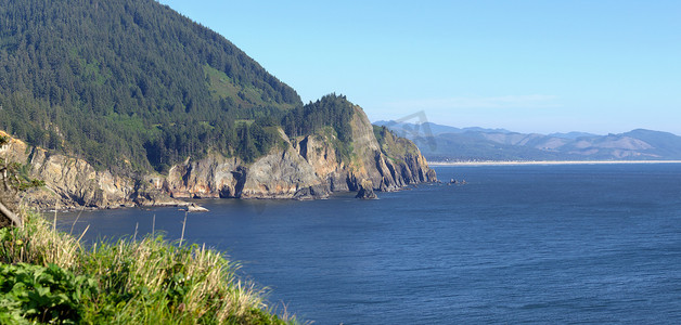 海角猎鹰观点俄勒冈海岸全景。