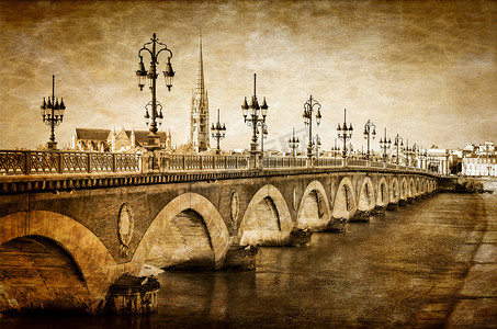 波尔多河桥与圣米歇尔大教堂