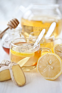姜柠檬茶和蜂蜜