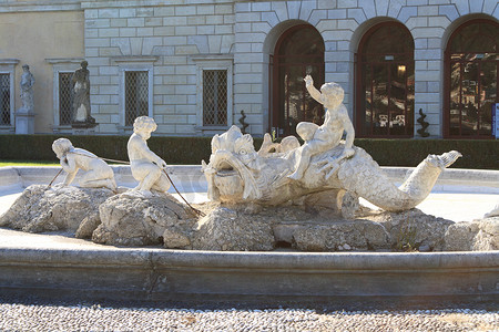 意大利，科莫：奥尔莫别墅的喷泉