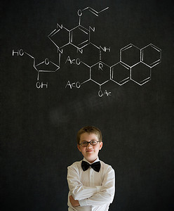 有科学化学惯例的想法的男孩商人