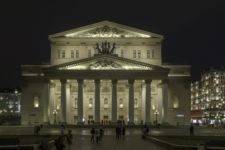 俄罗斯莫斯科-2018 年 6 月 17 日：莫斯科大剧院芭蕾舞团和歌剧院，俄罗斯莫斯科的夜景。
