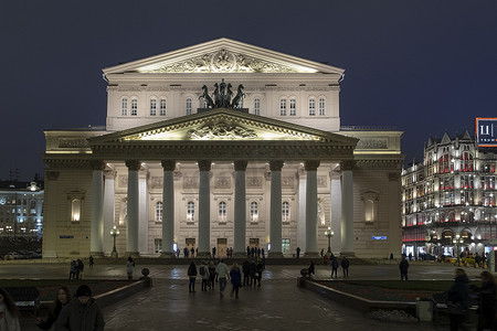 俄罗斯莫斯科-2018 年 6 月 17 日：莫斯科大剧院芭蕾舞团和歌剧院，俄罗斯莫斯科的夜景。