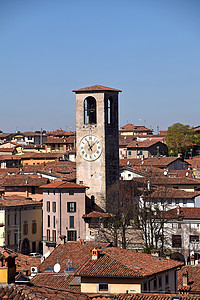 帕拉佐摄影照片_意大利伦巴第大区帕拉佐洛镇的全景图