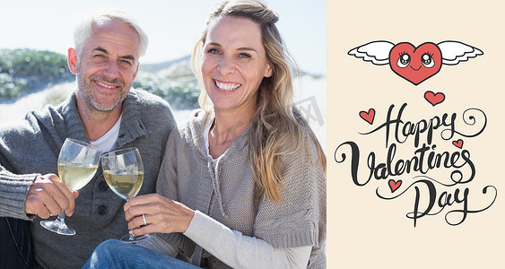 一对夫妇在海滩野餐时享受白葡萄酒的合成图像，他们对着镜头微笑