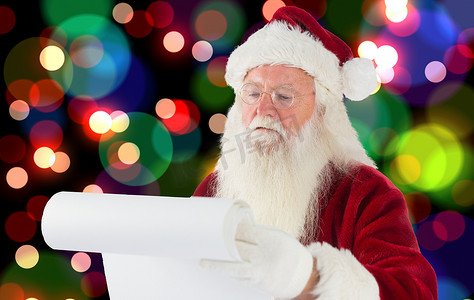 检查他的名单的圣诞老人的综合图象