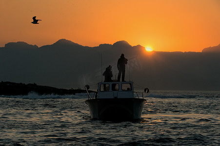 夕阳划船