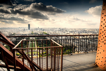 巴黎铁塔摄影照片_从艾菲尔铁塔看巴黎